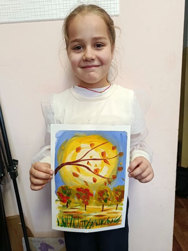 В Тельмановском доме творчества сегодня по-настоящему пахло осенью! Наши ребята собрались на мастер-класс по рисованию, чтобы запечатлеть красоту этого времени года на бумаге В Тельмановском доме творчества сегодня по-настоящему пахло осенью! Наши ребята собрались на мастер-класс по рисованию, чтобы запечатлеть красоту этого времени года на бумаге