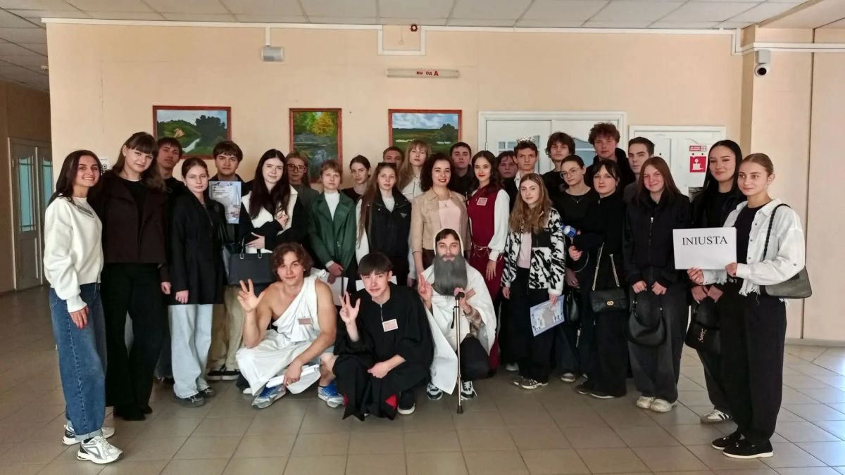 Юристы ДонГУ провели для первокурсников квест «Код Юстиниана» Юристы ДонГУ провели для первокурсников квест «Код Юстиниана»