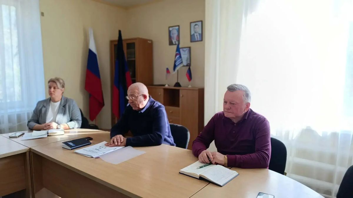 Наталья Бегуненко: Первый заместитель руководителя Управы Петровского района Плахутин Юрий Иванович провел с сотрудниками Управы района обучающий семинар, посвященный вопросам гражданской обороны и организации действий при...