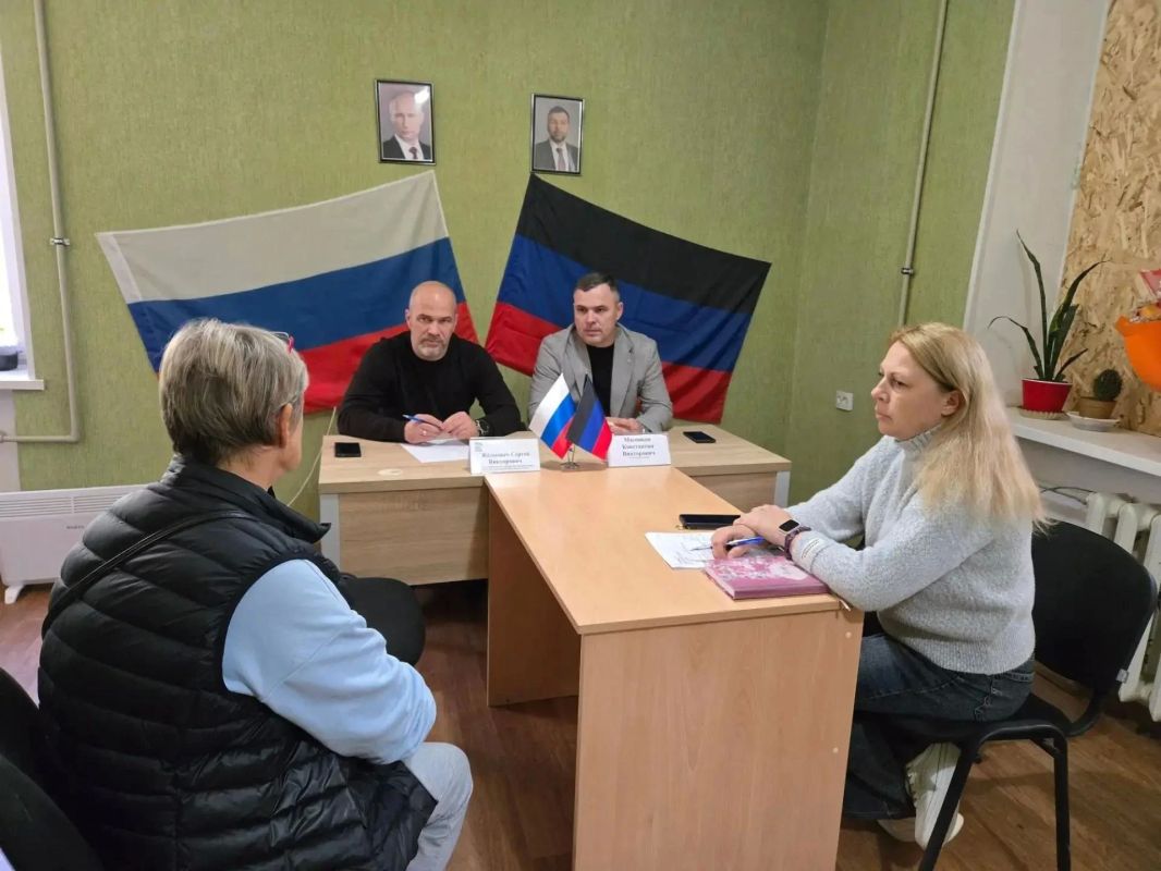 Рабочий визит Министра здравоохранения ДНР в Дебальцево Рабочий визит Министра здравоохранения ДНР в Дебальцево