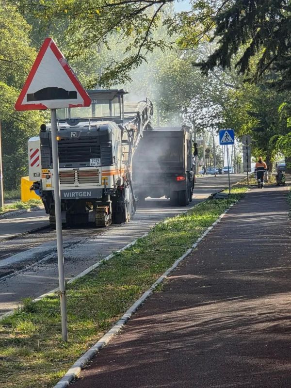Дороги и пешеходные зоны в муниципальных образованиях республики продолжают преображаться благодаря системной поддержке регионов-шефов Дороги и пешеходные зоны в муниципальных образованиях республики продолжают преображаться благодаря системной поддержке регионов-шефов