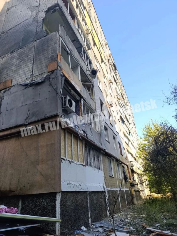 Специалисты шеф-региона г. Москва проводят работы по закрытию теплового контура в многоквартирных домах в Киевском районе, пострадавших в результате ночной атаки укрофашистов Специалисты шеф-региона г. Москва проводят работы по закрытию теплового контура в многоквартирных домах в Киевском районе, пострадавших в результате ночной атаки укрофашистов