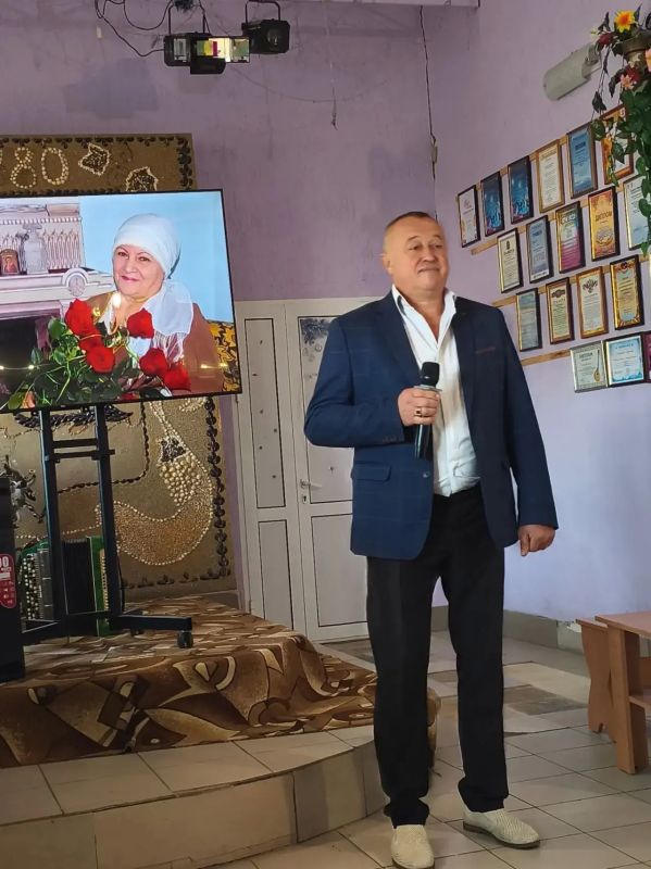 В Мангушском муниципальном округе продолжается проект «Дорога памяти длиною в жизнь» В Мангушском муниципальном округе продолжается проект «Дорога памяти длиною в жизнь»