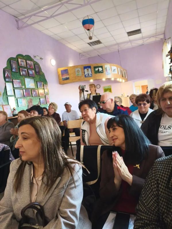 В Мангушском муниципальном округе продолжается проект «Дорога памяти длиною в жизнь» В Мангушском муниципальном округе продолжается проект «Дорога памяти длиною в жизнь»