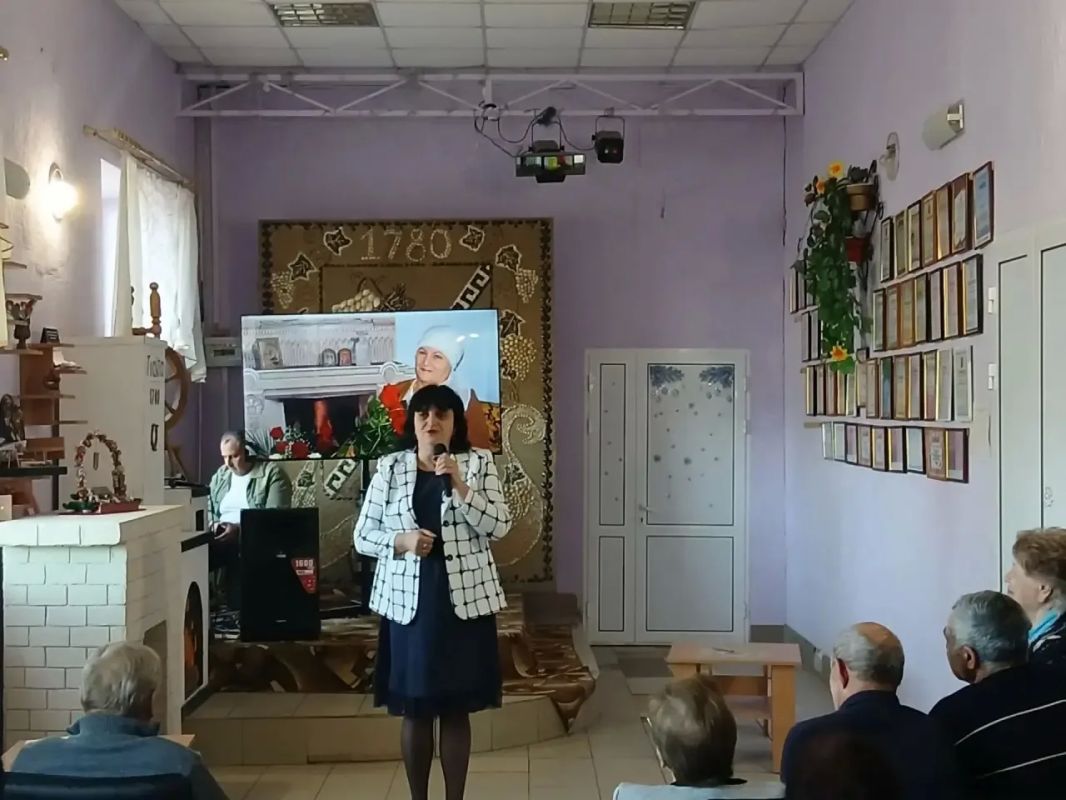 В Мангушском муниципальном округе продолжается проект «Дорога памяти длиною в жизнь» В Мангушском муниципальном округе продолжается проект «Дорога памяти длиною в жизнь»