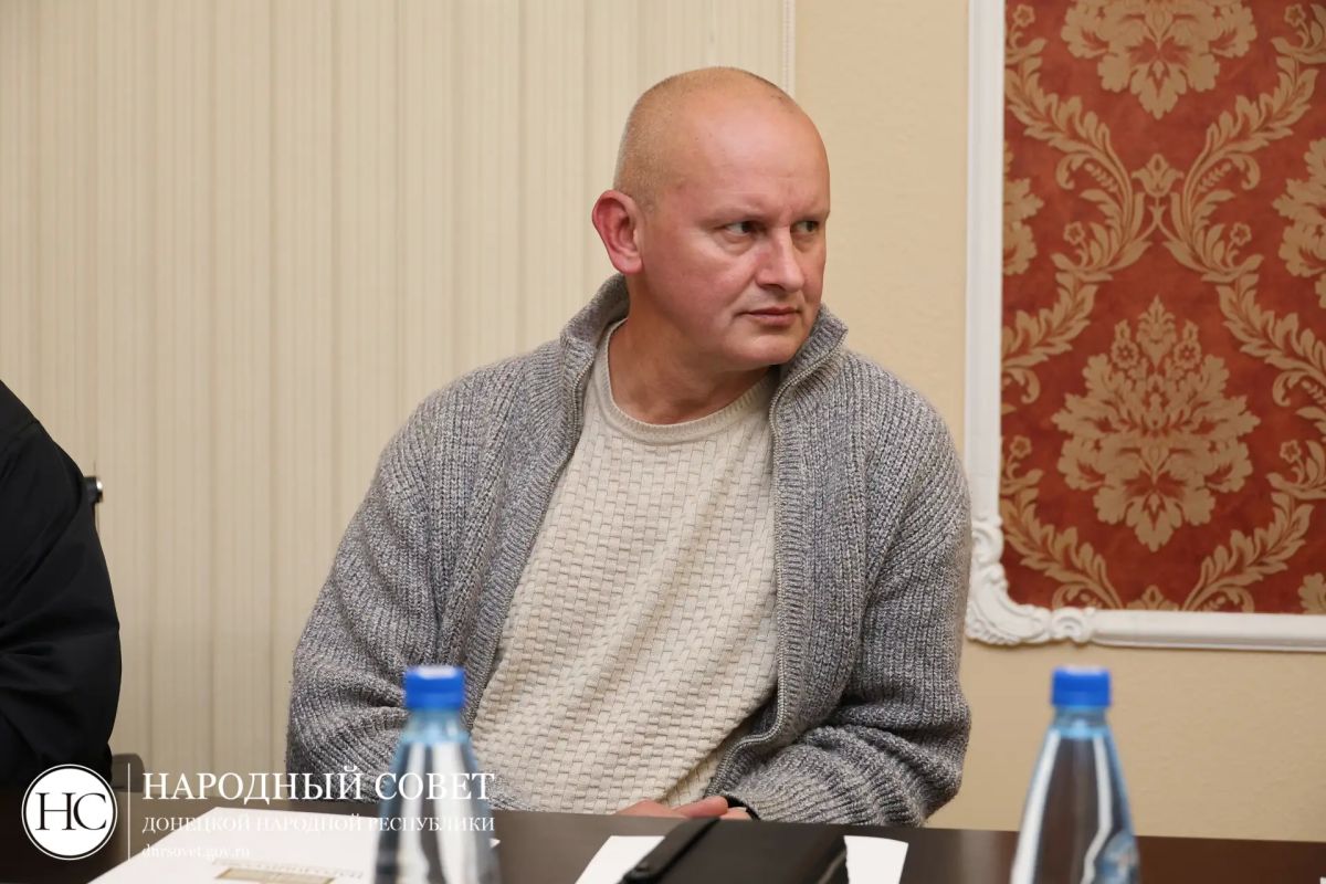 В Народном Совете отметили труд коллектива «Донснабкомплект» В Народном Совете отметили труд коллектива «Донснабкомплект»