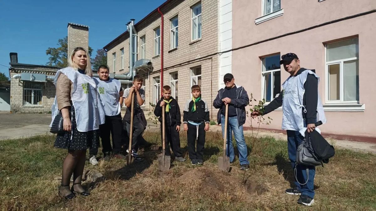 В Донецке прошло очередное мероприятие в рамках акции «Сохраним лес» В Донецке прошло очередное мероприятие в рамках акции «Сохраним лес»