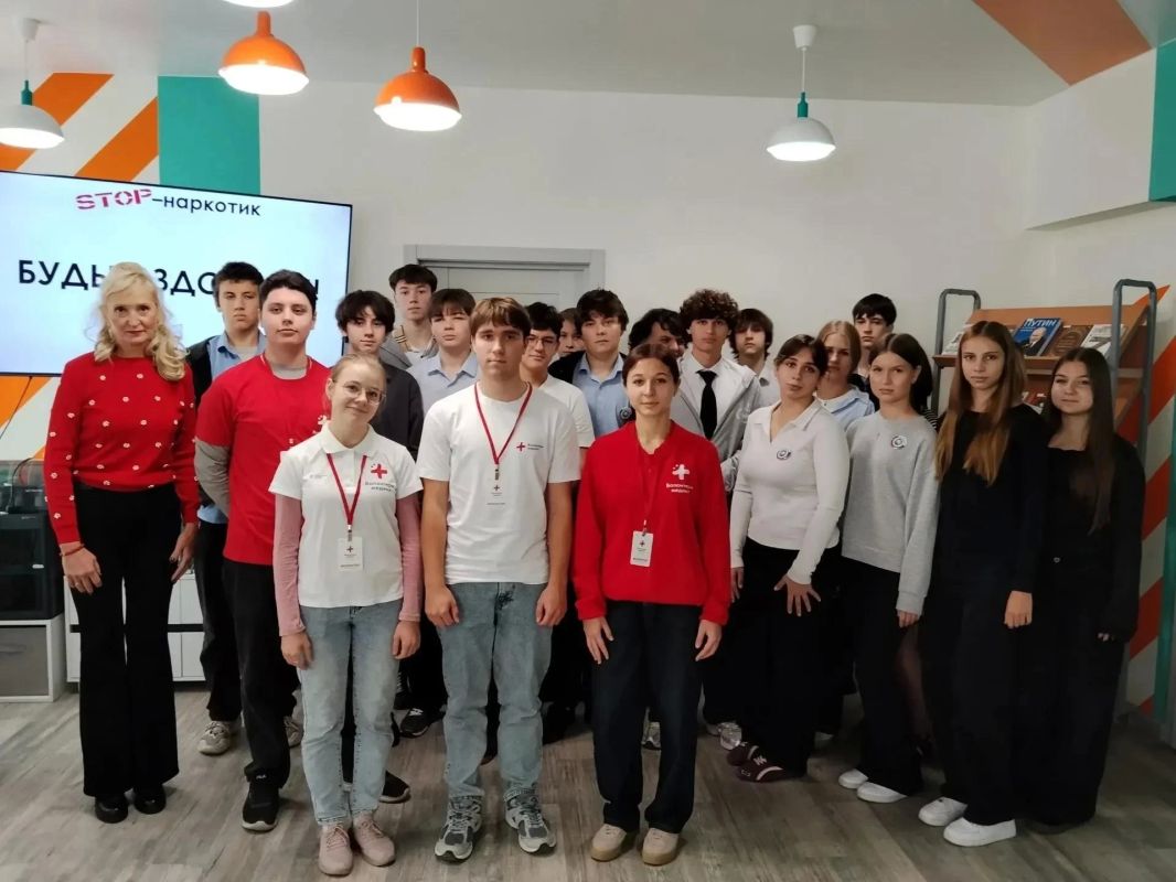 Мариупольским старшеклассникам напомнили о вреде наркотиков