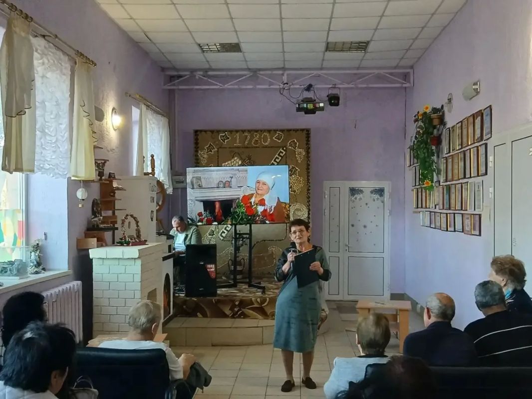 В Мангушском муниципальном округе продолжается проект «Дорога памяти длиною в жизнь» В Мангушском муниципальном округе продолжается проект «Дорога памяти длиною в жизнь»
