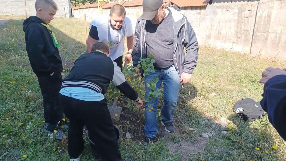 В Донецке прошло очередное мероприятие в рамках акции «Сохраним лес» В Донецке прошло очередное мероприятие в рамках акции «Сохраним лес»