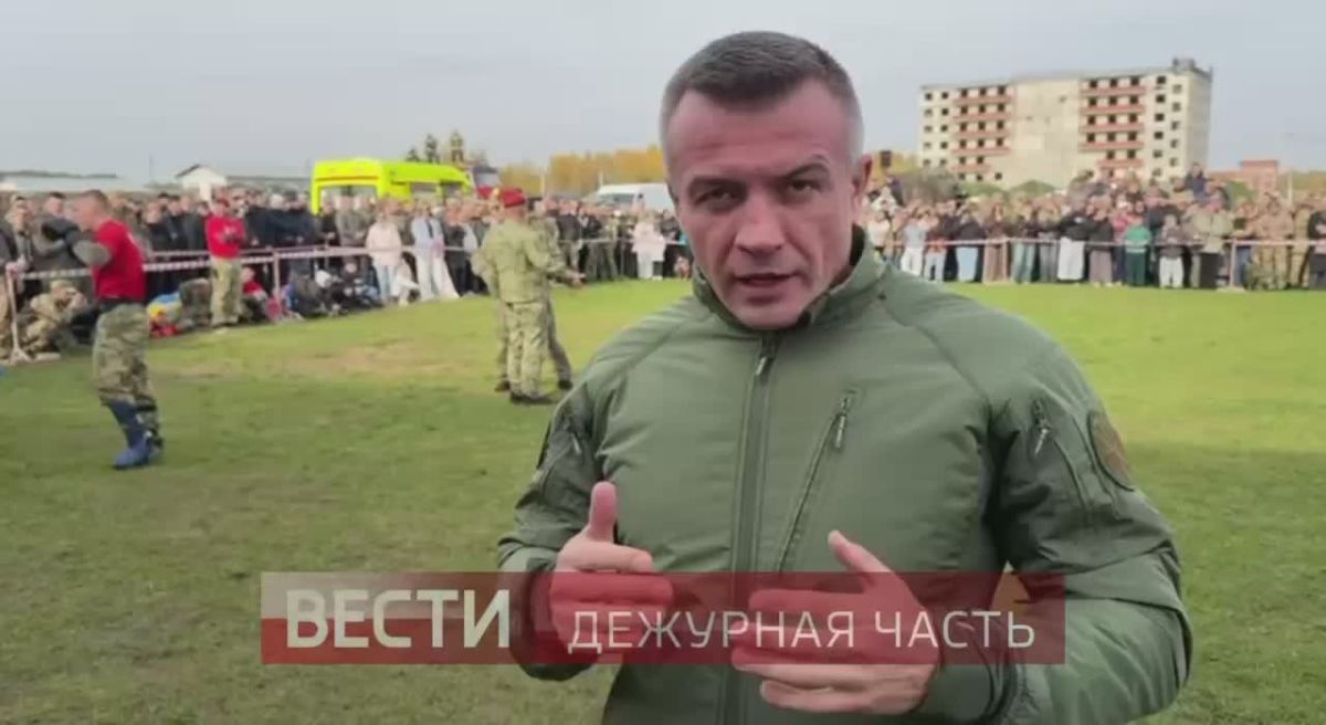 Корреспондент Дежурной части Антон Шестаков наблюдает за захватывающими соревнованиями бойцов Росгвардии