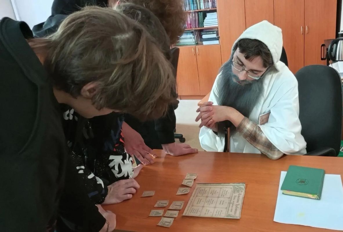 Юристы ДонГУ провели для первокурсников квест «Код Юстиниана» Юристы ДонГУ провели для первокурсников квест «Код Юстиниана»
