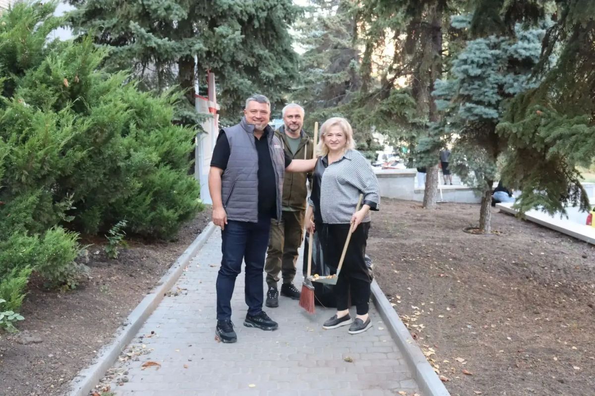 СУББОТНИК В «ДОНБАССТЕПЛОЭНЕРГО»: С ЗАБОТОЙ И ОТВЕТСТВЕННОСТЬЮ О РЕСПУБЛИКЕ СУББОТНИК В «ДОНБАССТЕПЛОЭНЕРГО»: С ЗАБОТОЙ И ОТВЕТСТВЕННОСТЬЮ О РЕСПУБЛИКЕ