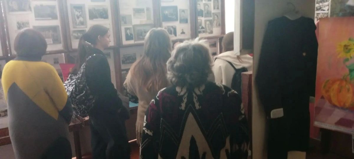 9 октября 2026 года в музее истории села Валерьяновка открылась фотовыставка ко Дню работников сельского хозяйства "Труженики родной земли..." 9 октября 2026 года в музее истории села Валерьяновка открылась фотовыставка ко Дню работников сельского хозяйства "Труженики родной земли..."
