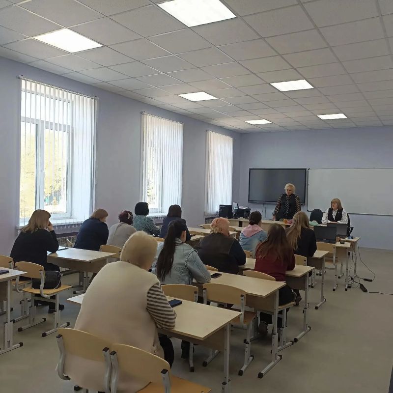 Начальник Металлистовского территориального отдела Светлана Тимофеева провела встречу с коллективом Металлистовской школы