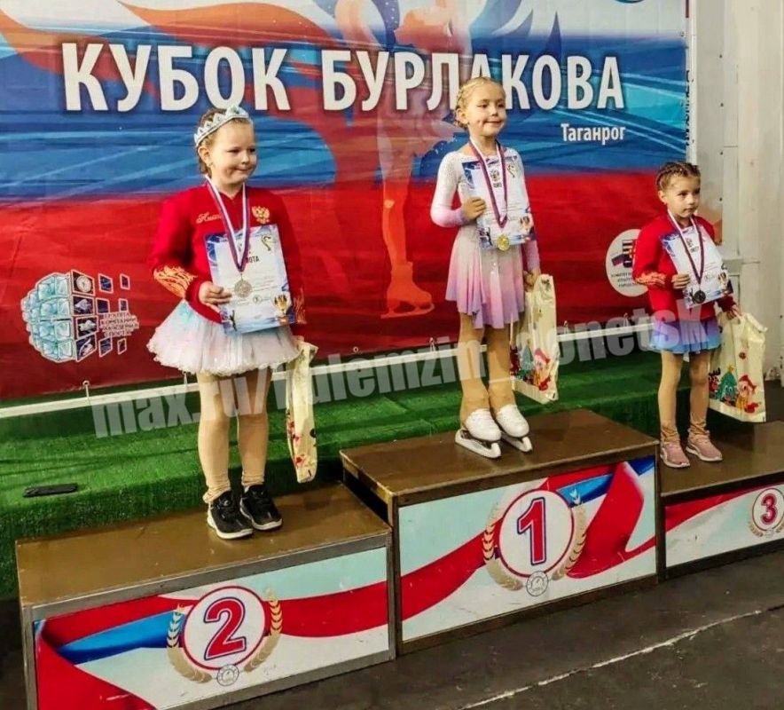 Фигуристы из Донецка завоевали 7 медалей на «Кубке Бурлакова-2026» Фигуристы из Донецка завоевали 7 медалей на «Кубке Бурлакова-2026»