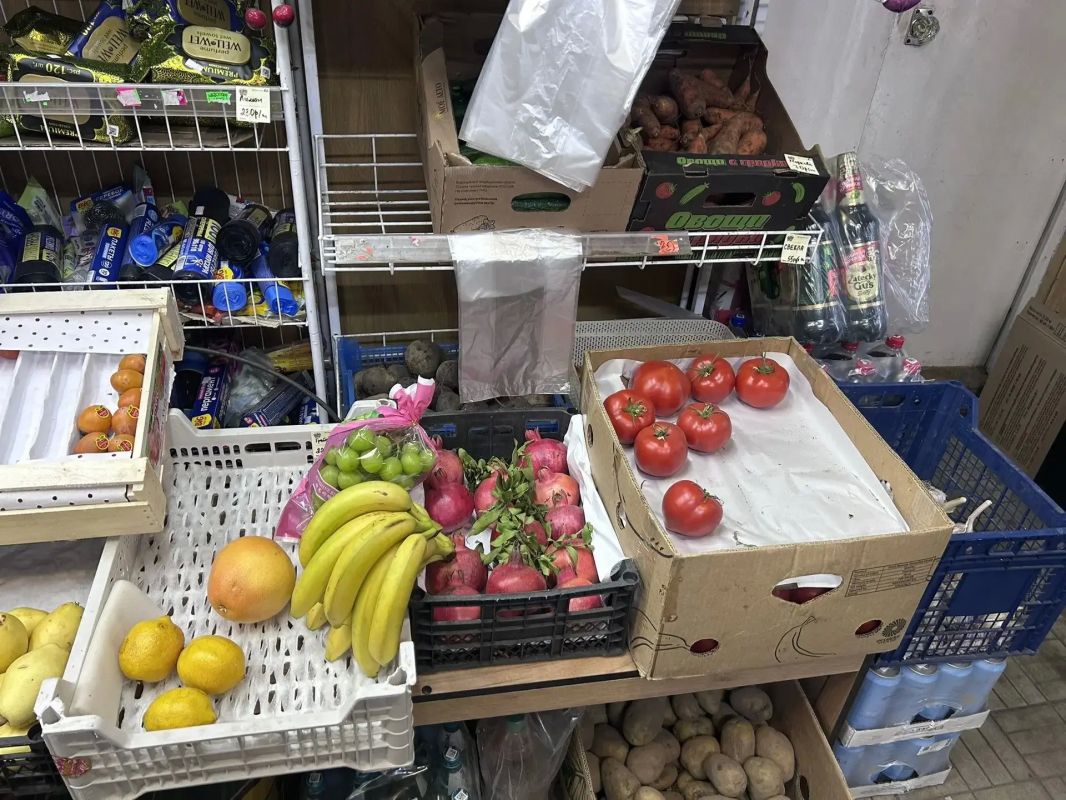 В ходе очередного мониторинга торговой сети Ясиноватой, который 9 октября провели специалисты отдела торговли и бытового обслуживания администрации округа и представители «Народного контроля», было оценено соблюдение... В ходе очередного мониторинга торговой сети Ясиноватой, который 9 октября провели специалисты отдела торговли и бытового обслуживания администрации округа и представители «Народного контроля», было оценено соблюдение...