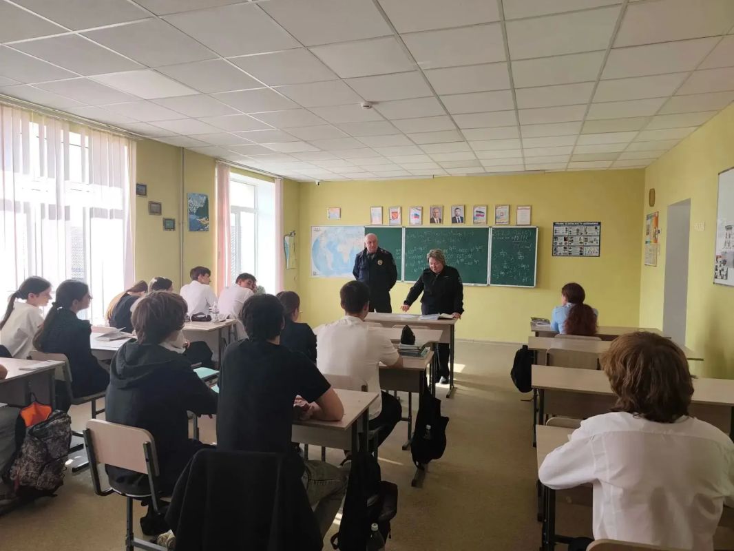 Безопасность начинается с знаний Безопасность начинается с знаний