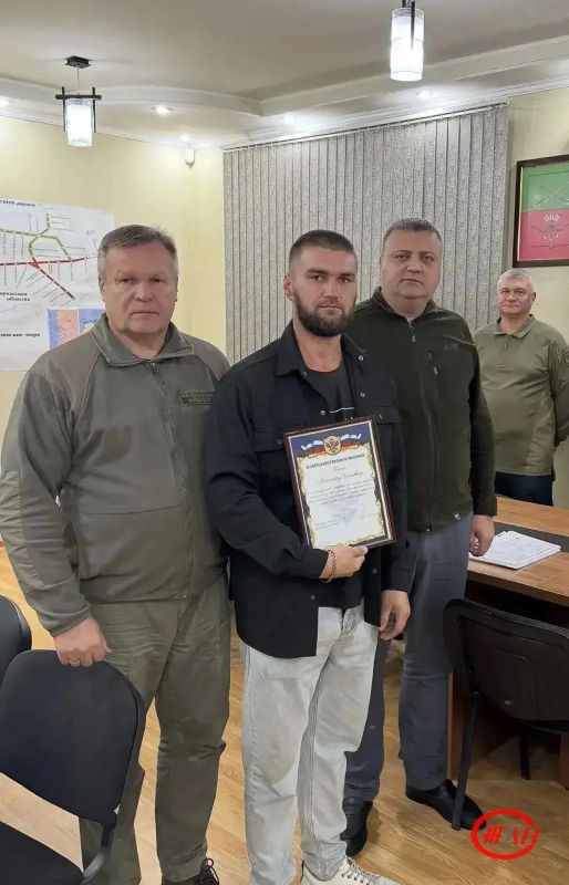 24 работника ФГУП «Железные дороги Новороссии», пострадавшие от обстрелов вооруженных формирований Украины на рабочих местах, отмечены Благодарственными письмами руководителя Федерального агентства железнодорожного... 24 работника ФГУП «Железные дороги Новороссии», пострадавшие от обстрелов вооруженных формирований Украины на рабочих местах, отмечены Благодарственными письмами руководителя Федерального агентства железнодорожного...