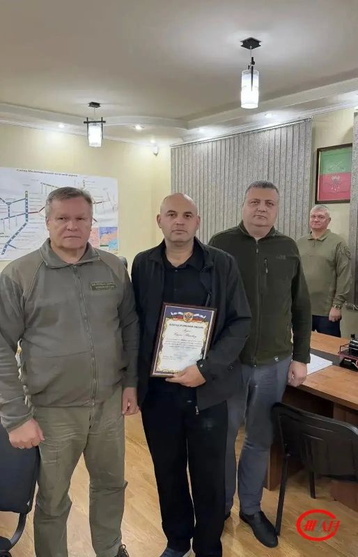24 работника ФГУП «Железные дороги Новороссии», пострадавшие от обстрелов вооруженных формирований Украины на рабочих местах, отмечены Благодарственными письмами руководителя Федерального агентства железнодорожного... 24 работника ФГУП «Железные дороги Новороссии», пострадавшие от обстрелов вооруженных формирований Украины на рабочих местах, отмечены Благодарственными письмами руководителя Федерального агентства железнодорожного...