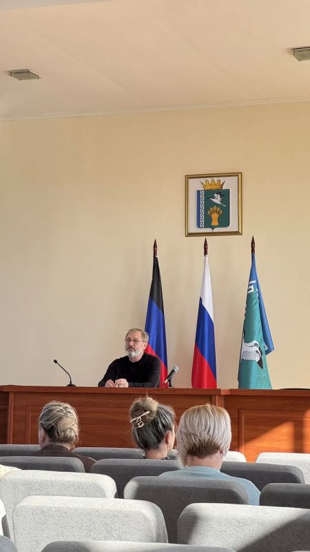 Борис Трима: Провел расширенное аппаратное совещание с руководителями структурных подразделений и служб округа
