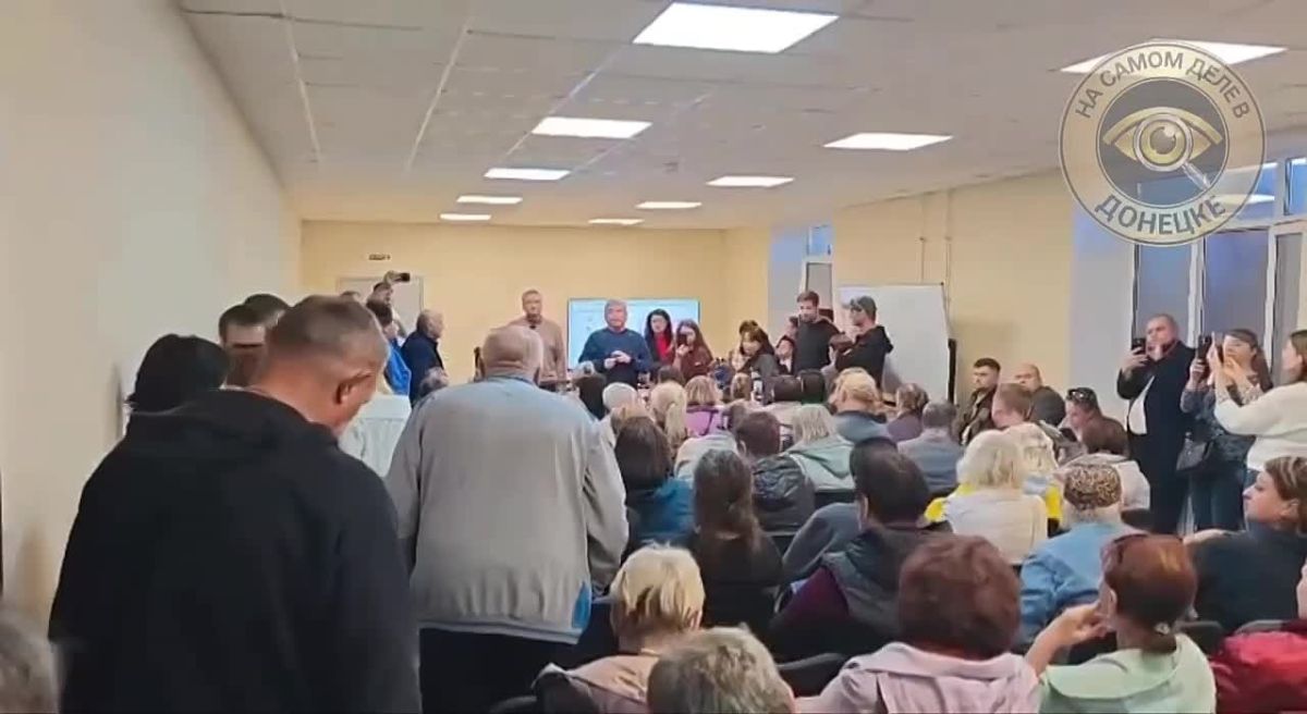 Жители Мариуполя коллективно выступили против сноса домов на Слободке и Гавани: встреча с чиновниками прошла, мягко говоря, «горячо» Пенсионеры и инвалиды просят ответственных за это лиц оставить их дома и семьи в покое
