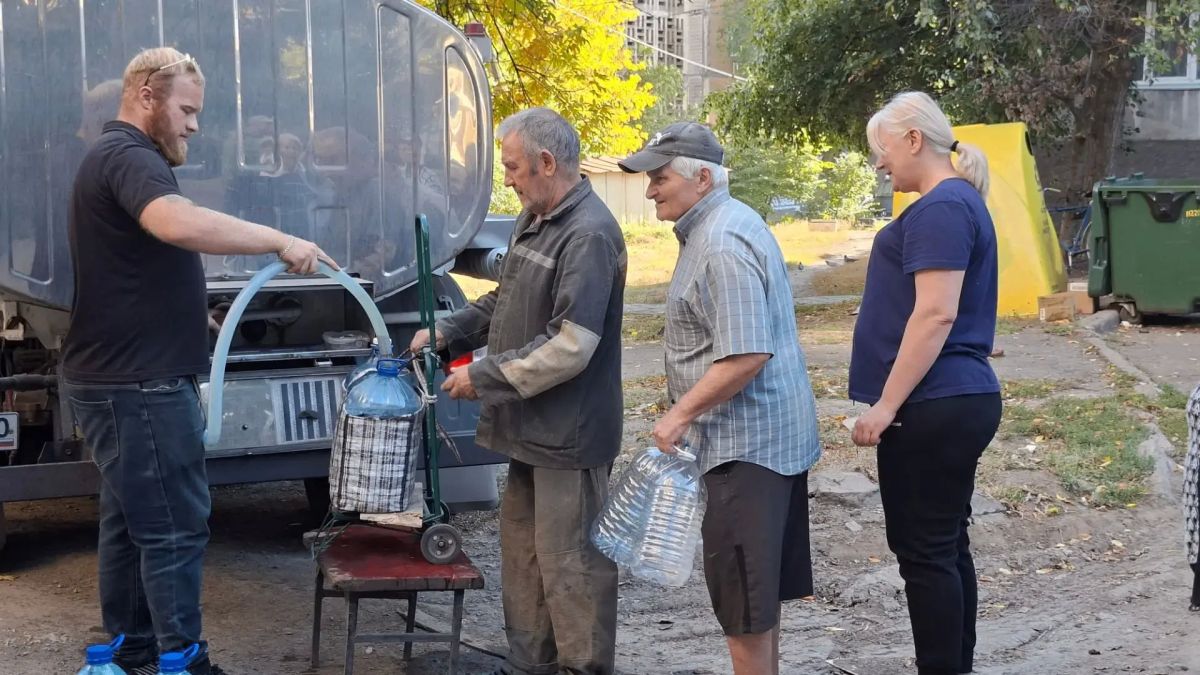 Валентин Левченко: В связи с перебоями водоснабжения в Киевском внутригородском районе организован подвоз питьевой воды по адресу: ул. Куйбышева 238 Валентин Левченко: В связи с перебоями водоснабжения в Киевском внутригородском районе организован подвоз питьевой воды по адресу: ул. Куйбышева 238