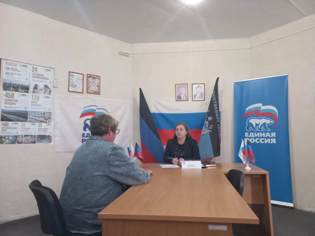 Сегодня, 13 октября, депутат Макеевского городского совета Донецкой Народной Республики первого созыва Алена Трякина провела прием граждан в общественной приемной Единой России Советского внутригородского района городского...
