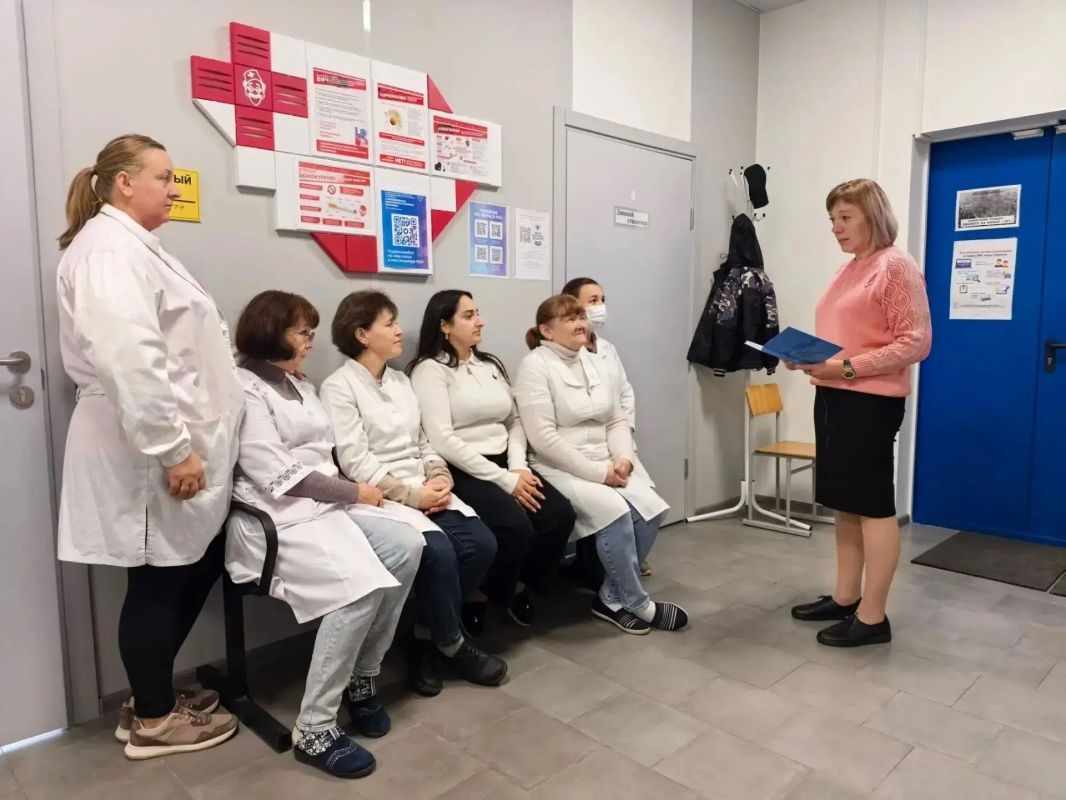 Врио начальника Новозарьевского территориального отдела провела встречу с коллективом амбулатории