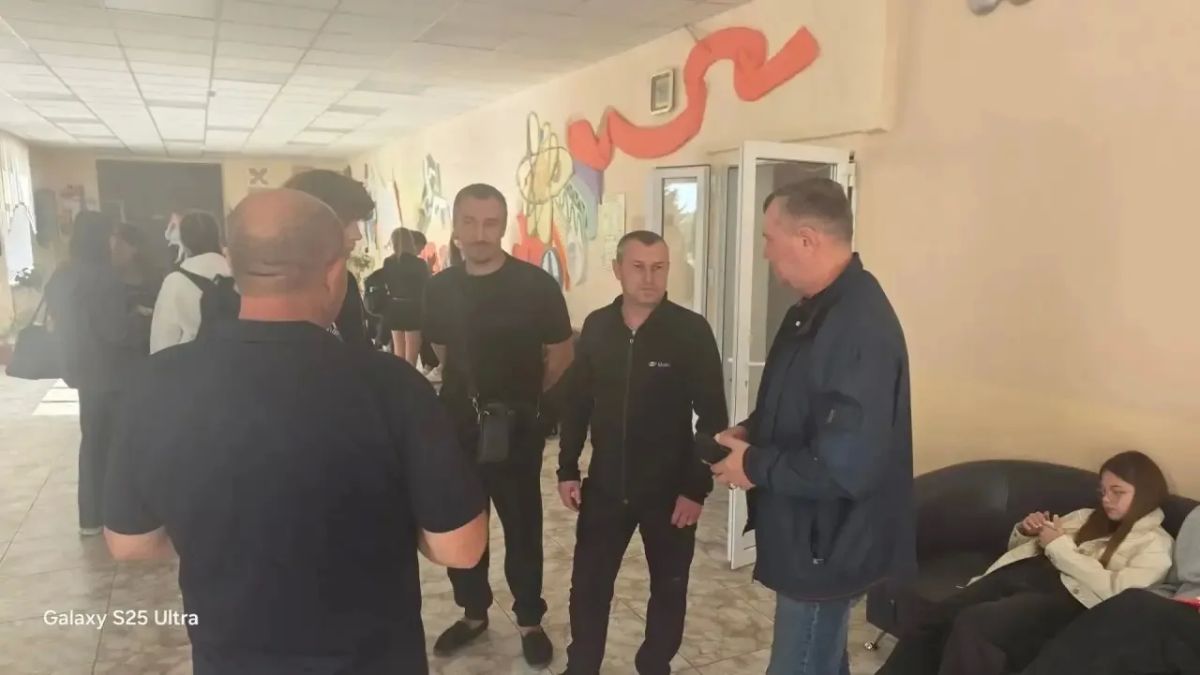 Встреча с жителями в Урзуфе Встреча с жителями в Урзуфе