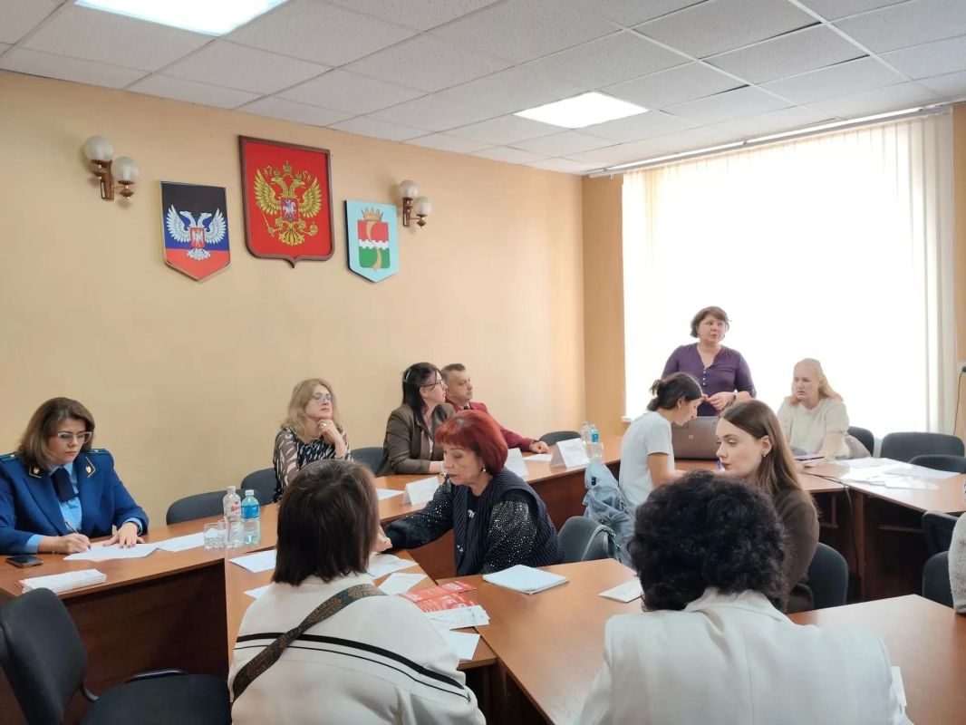 Сегодня в администрации Амвросиевского округа состоялись бизнес-встречи с субъектами хозяйствования и молодежью округа Сегодня в администрации Амвросиевского округа состоялись бизнес-встречи с субъектами хозяйствования и молодежью округа