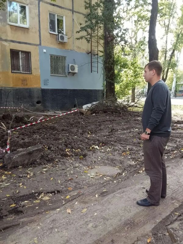 В Донецкий городской совет поступают обращения жителей о порывах водопроводных сетей в разных районах В Донецкий городской совет поступают обращения жителей о порывах водопроводных сетей в разных районах