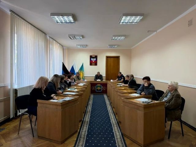 Вчера, 12 октября, в Управе Кировского внутригородского района Администрации городского округа Макеевка Донецкой Народной Республики прошло мероприятие с целью реализации проекта «Управдом»