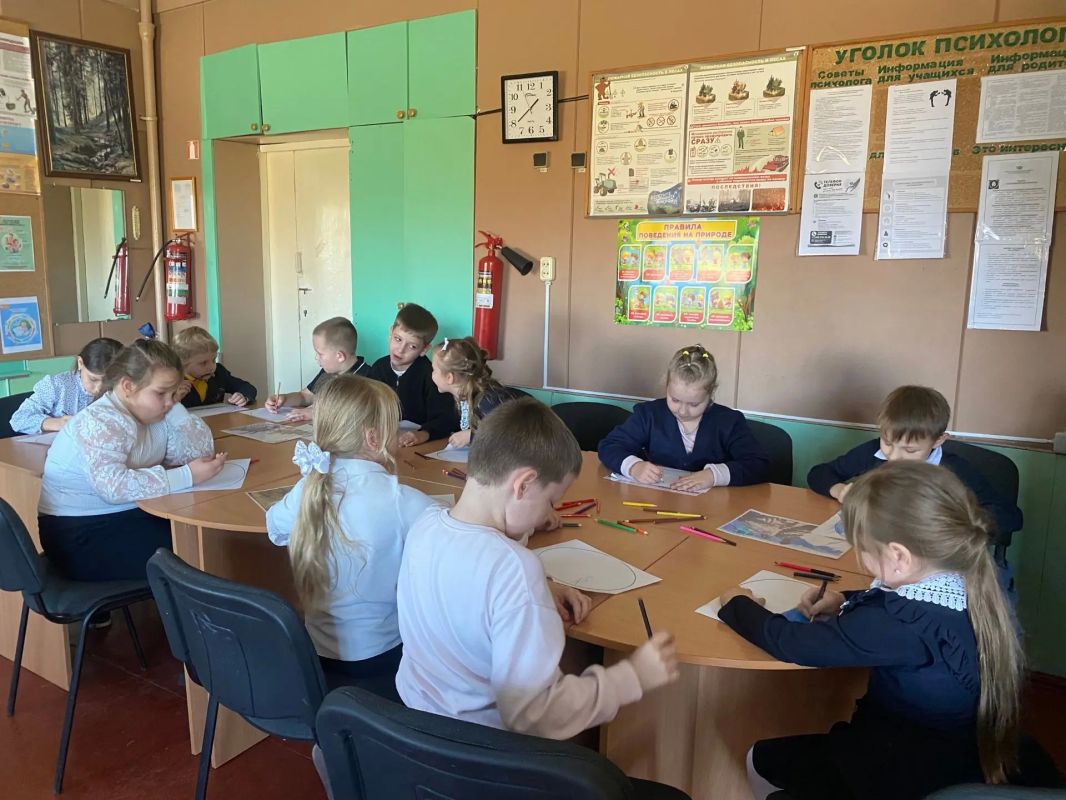 Школьники Ждановки погрузились в мир туризма Школьники Ждановки погрузились в мир туризма