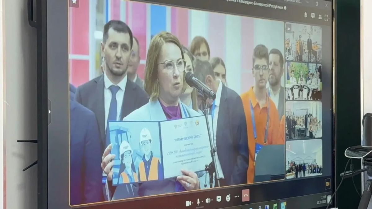 Александр Бондаренко: По-настоящему волнительное и долгожданное событие: в ДНР открыли первый профориентационный класс дорожной деятельности Александр Бондаренко: По-настоящему волнительное и долгожданное событие: в ДНР открыли первый профориентационный класс дорожной деятельности