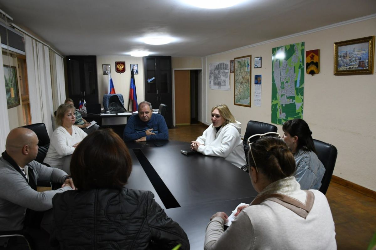 В Кировском обсудили упрощение процедуры выдачи адресных справок В Кировском обсудили упрощение процедуры выдачи адресных справок