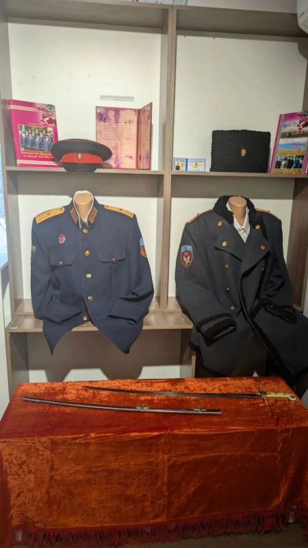 Сегодня, 14 октября, в Володарском краеведческом музее состоялось открытие баннерной выставки «Казаки на службе царю и Отечеству Сегодня, 14 октября, в Володарском краеведческом музее состоялось открытие баннерной выставки «Казаки на службе царю и Отечеству