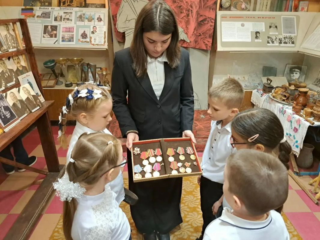В Донецкой Народной Республике дан старт масштабной Республиканской акции «Учится в Донбассе» В Донецкой Народной Республике дан старт масштабной Республиканской акции «Учится в Донбассе»