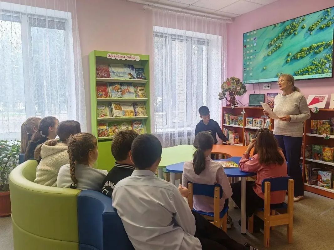 Сегодня в центральной детской библиотеке для учеников 6 класса ГБОУ «СШ№1» был проведен урок Интернет - безопасности «И опасный, и полезный - Интернет нам всем известный» Сегодня в центральной детской библиотеке для учеников 6 класса ГБОУ «СШ№1» был проведен урок Интернет - безопасности «И опасный, и полезный - Интернет нам всем известный»