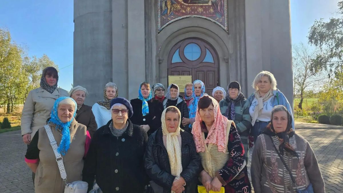 Подопечные центра социального обслуживания населения Енакиево посетили Успенский женский скит в городе Ждановка Подопечные центра социального обслуживания населения Енакиево посетили Успенский женский скит в городе Ждановка