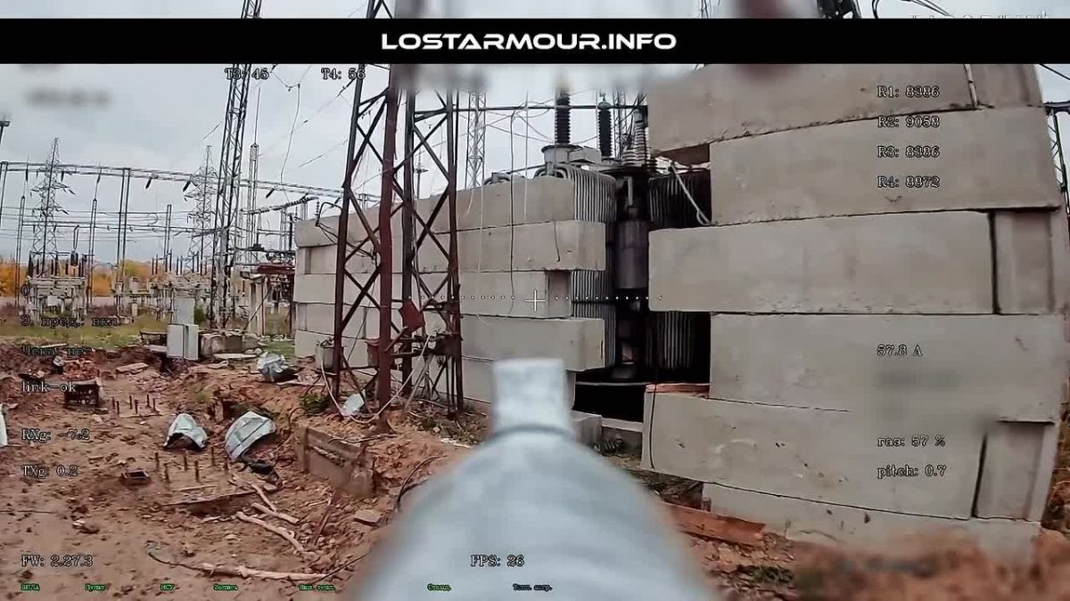 Ударом оптоволоконного FPV-дрона "КВН" уничтожен трансформатор на подстанции "Славянск-Районная" 110/35/6 кВ во временно оккупированном ВСУ Славянске, ДНР