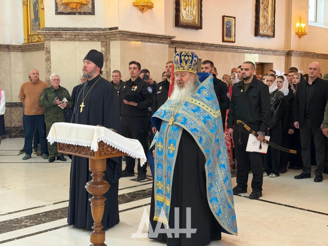В Донецке прошла церемония "верстания в казаки" В Донецке прошла церемония "верстания в казаки"