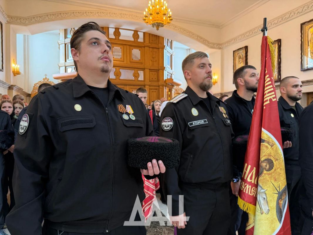 В Донецке прошла церемония "верстания в казаки" В Донецке прошла церемония "верстания в казаки"
