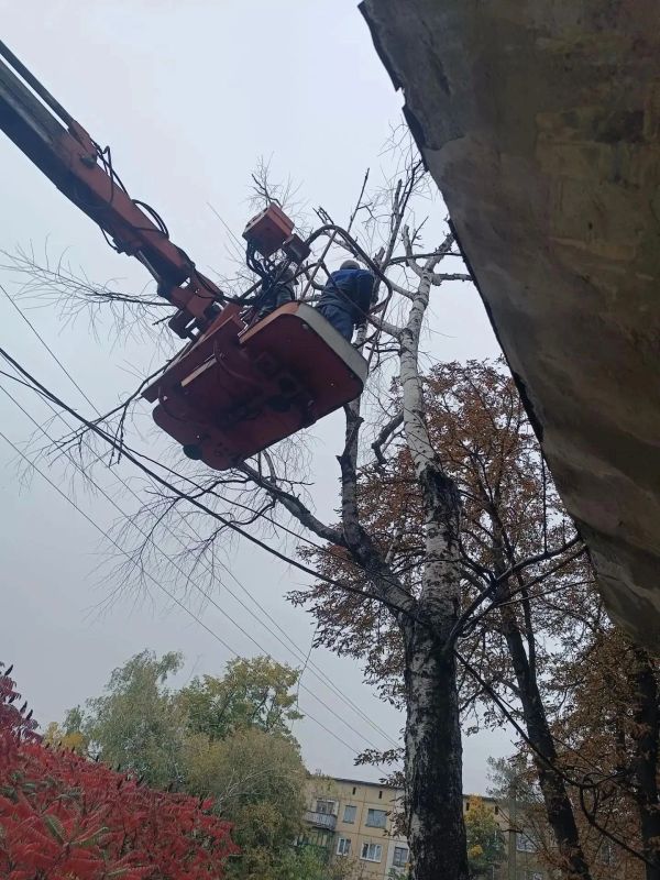 Содержание жилого фонда: текущие работы в городе Дебальцево Содержание жилого фонда: текущие работы в городе Дебальцево