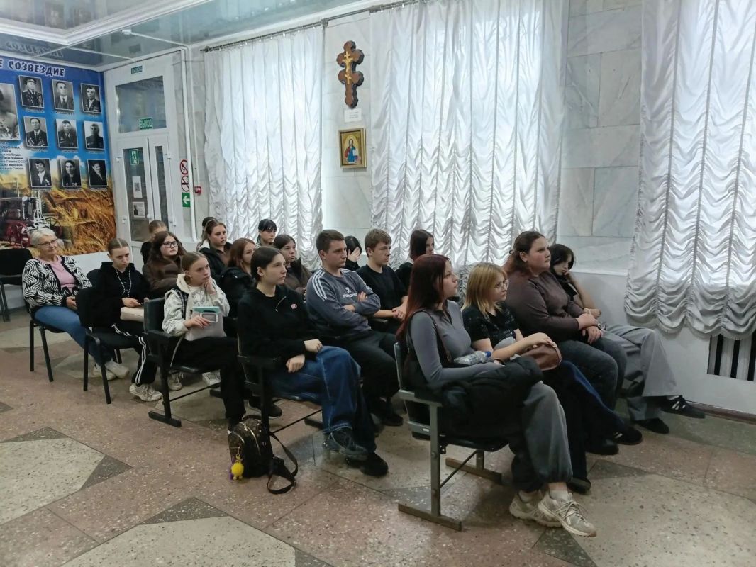 Связь поколений и традиций: в Старобешевском округе прошел урок духовного воспитания Связь поколений и традиций: в Старобешевском округе прошел урок духовного воспитания