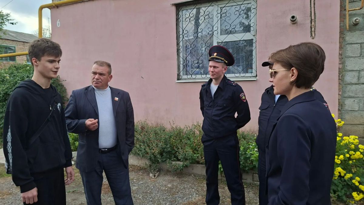 Денис Зубов: 14 октября в городском округе Иловайск состоялся сход граждан с участием главы муниципального образования городской округ Иловайск Александра Васильевича Кузнецова Денис Зубов: 14 октября в городском округе Иловайск состоялся сход граждан с участием главы муниципального образования городской округ Иловайск Александра Васильевича Кузнецова
