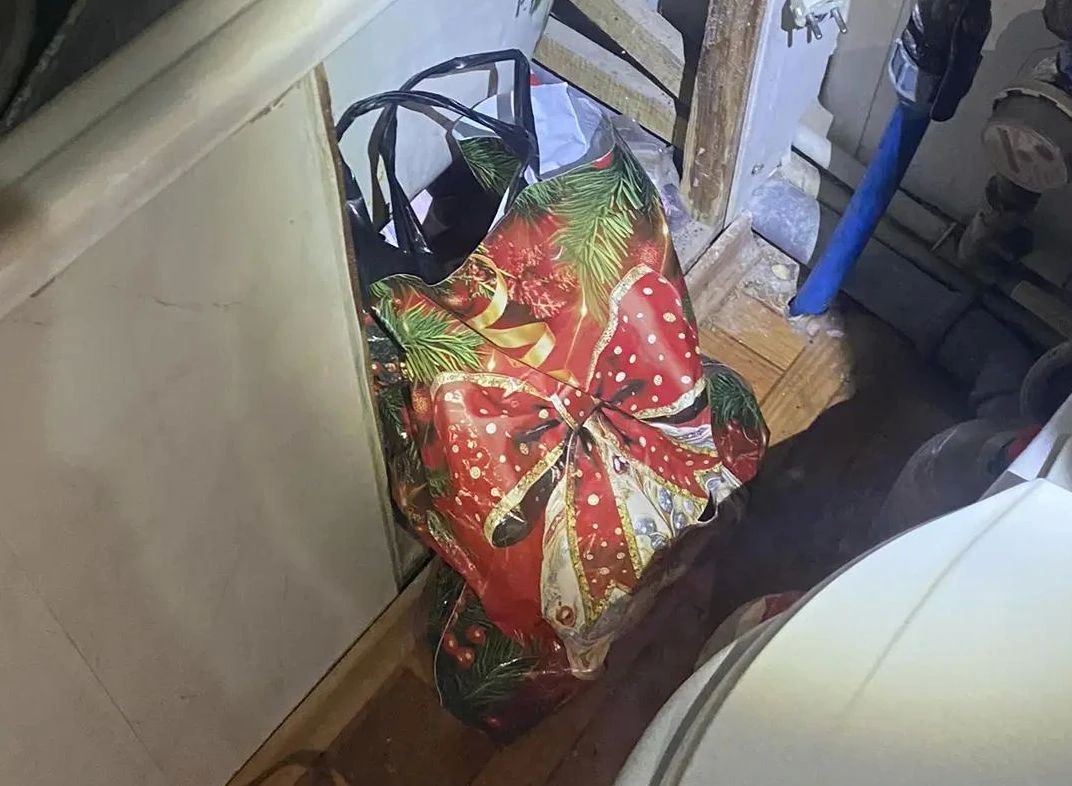 В Енакиево полицейские изъяли у местного жителя крупную партию наркотиков В Енакиево полицейские изъяли у местного жителя крупную партию наркотиков