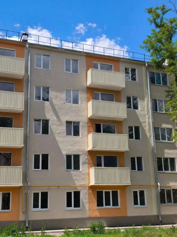 Дом на проспекте Строителей в Мариуполе вернули к жизни Дом на проспекте Строителей в Мариуполе вернули к жизни