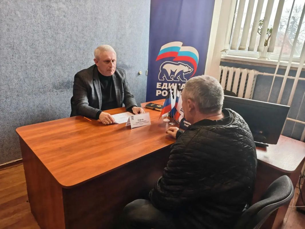 Наталья Бегуненко: Сегодня, 15 октября, в общественной приёмной партии «Единая Россия» Петровского района г. Донецка состоялся приём граждан Наталья Бегуненко: Сегодня, 15 октября, в общественной приёмной партии «Единая Россия» Петровского района г. Донецка состоялся приём граждан