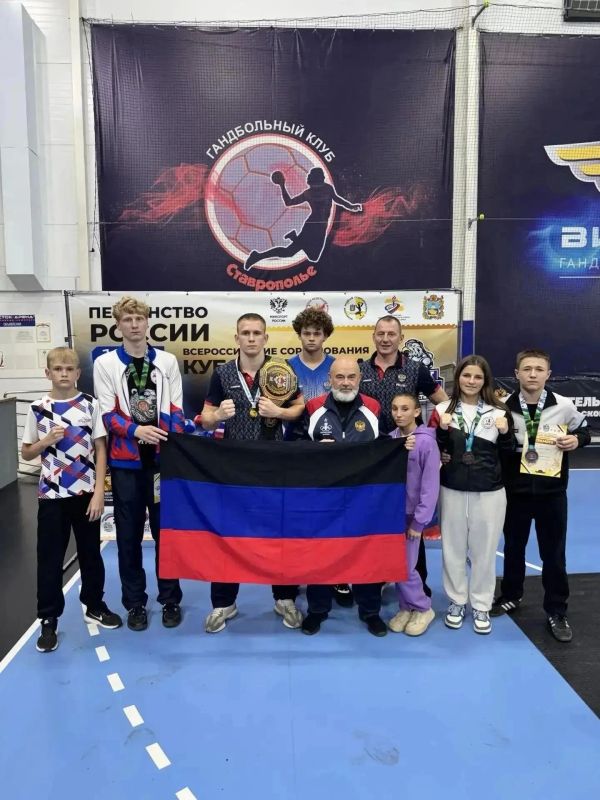 Мариупольские спортсмены завоевали две медали на всероссийских соревнованиях по муай-тай Мариупольские спортсмены завоевали две медали на всероссийских соревнованиях по муай-тай